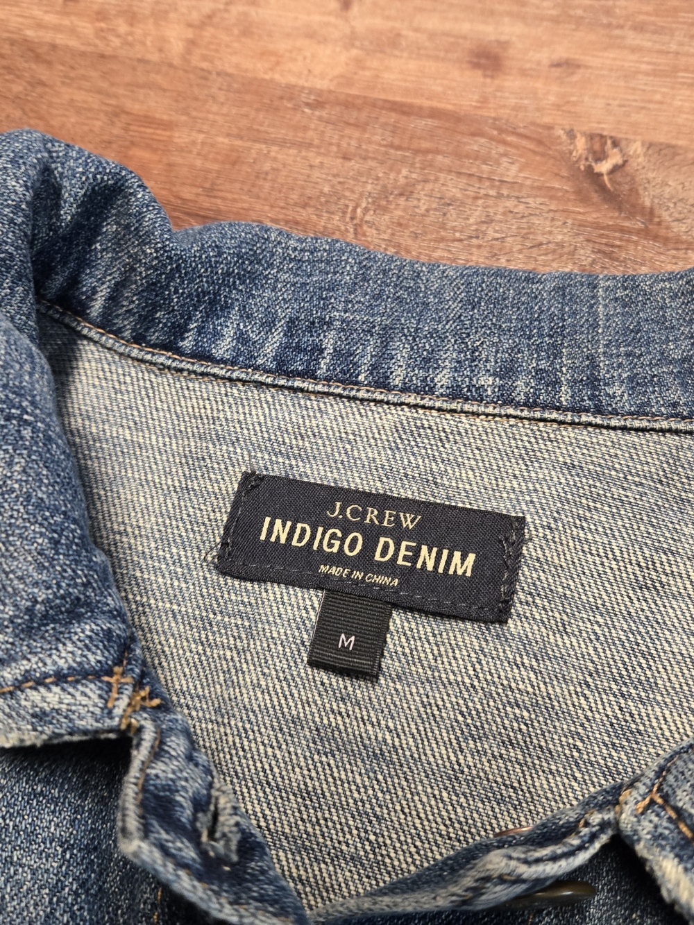 J. Crew Indigo Denim Light Blue Denim Trucker Jacket Medium - Picture 4 of 7